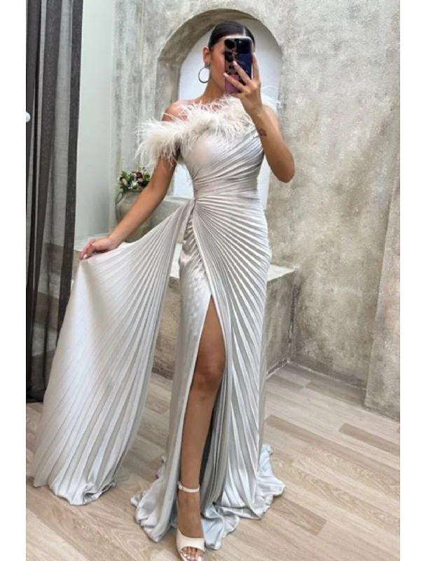 Pleated-Front Evening Dress -A-Line Evening Gown High Split Dress Formal Fall Sweep / Brush Train Sleeveless Off Shoulder Satin with Feather Pleats Slit