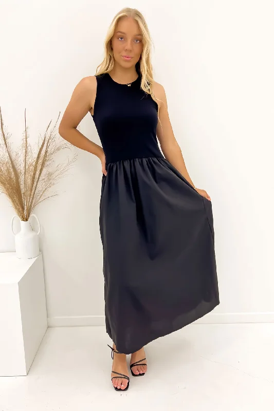 Smooth-Wool Maxi Dresses -Kiho Maxi Dress Black